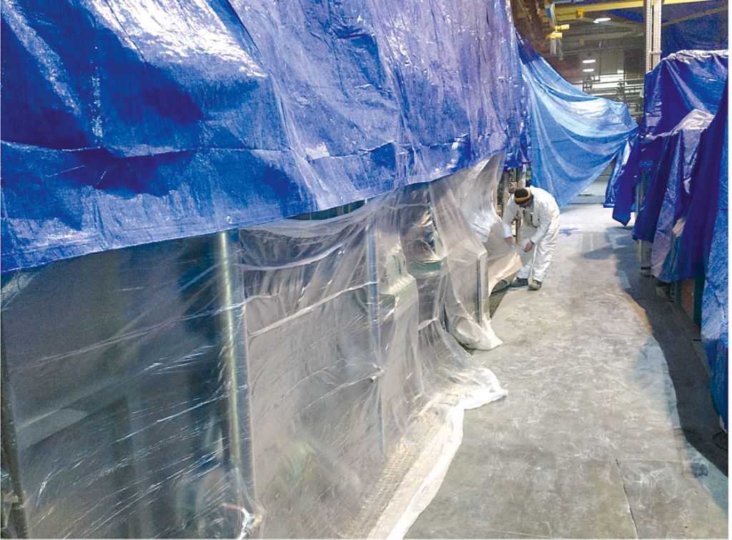 Painting in production halls