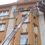Ošetření fasády z pracovní plošiny ( Středočeský kraj okres Praha-západ)
