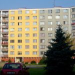 Nátěr fasády panelových domů bez lešení ( Plzeňský kraj okres Klatovy)